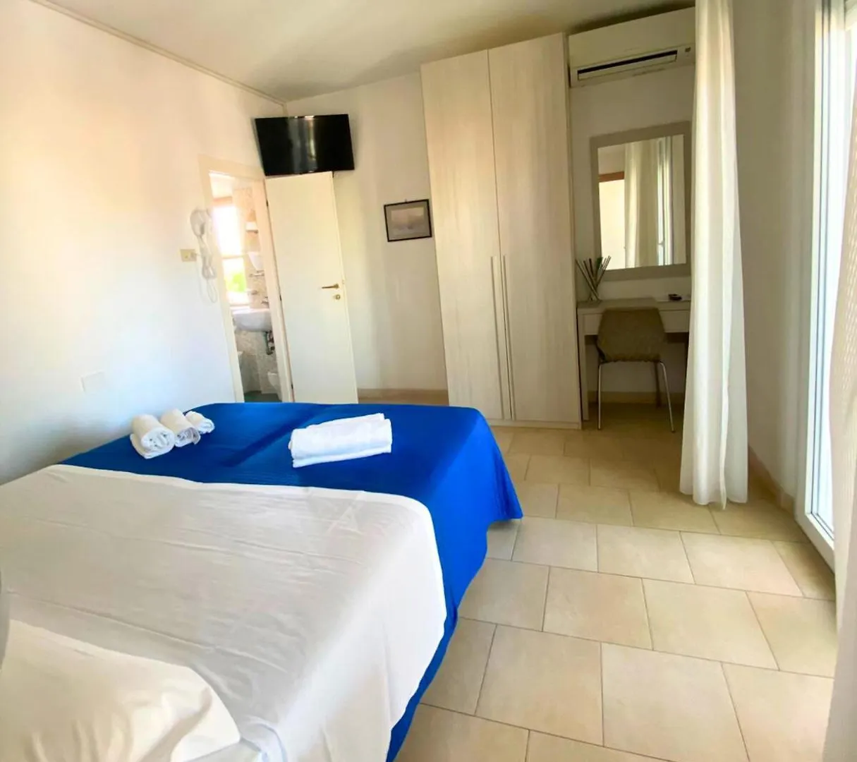 Hotel Bellini Riccione 2*,  Italia