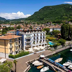 hotel-bellerive.it-lombardy.com/