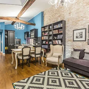 Apartamento Delightful Carbonesi || The Place Bo